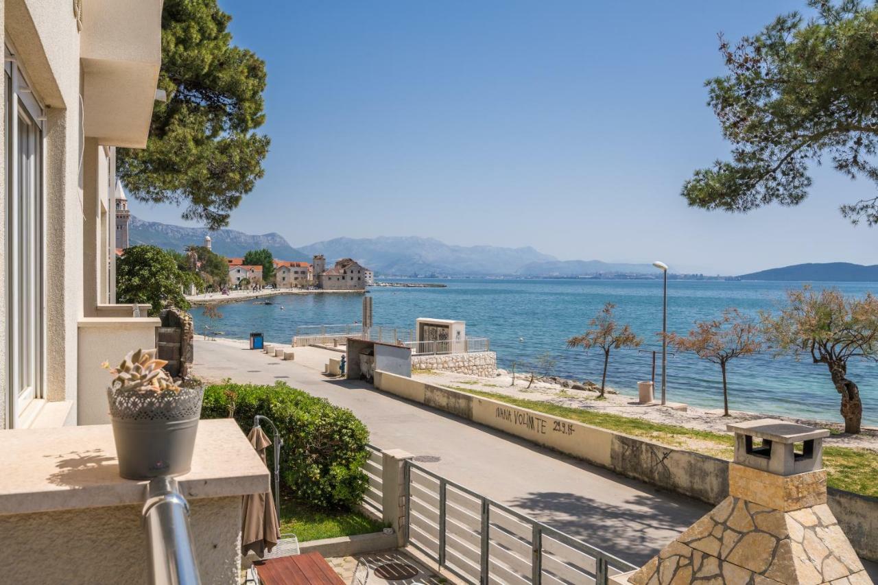 Beachfront Apartments Gabine Kaštela Exterior foto